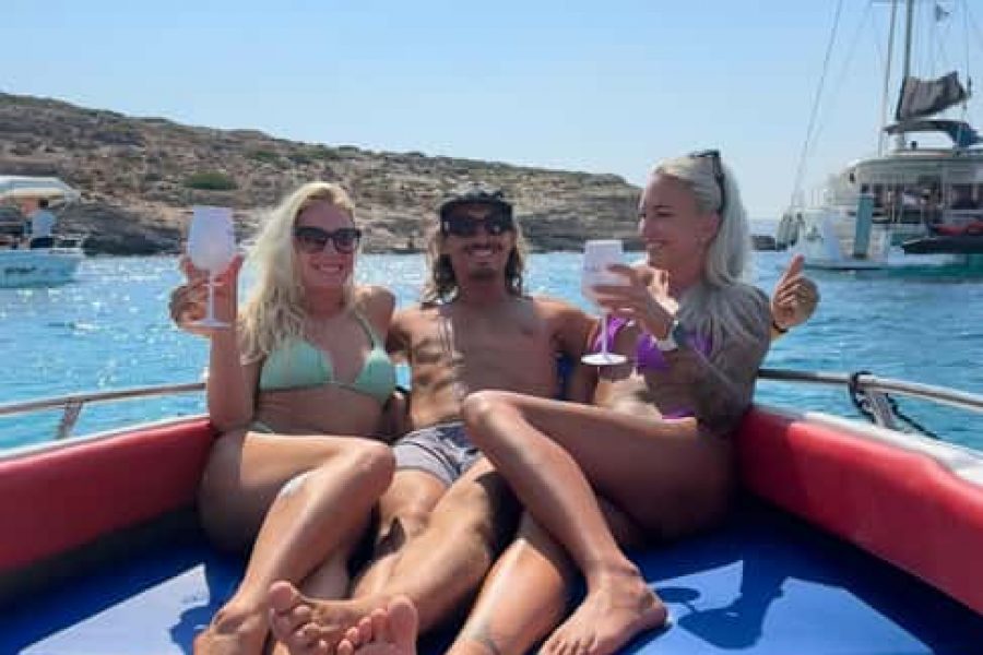 Bugibba: Crystal lagoon, Blue Lagoon and a lot of fun Boat Trip