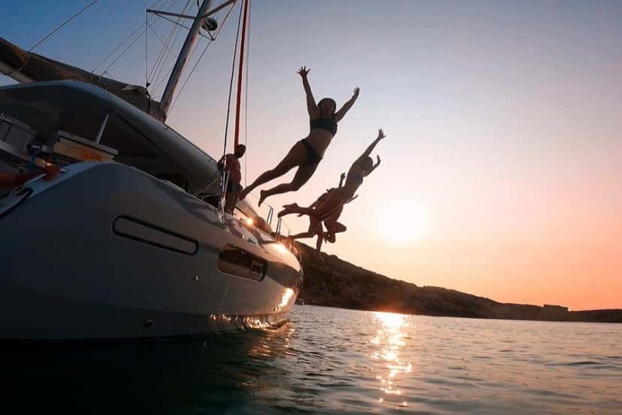 Valletta: Evening Catamaran Charter